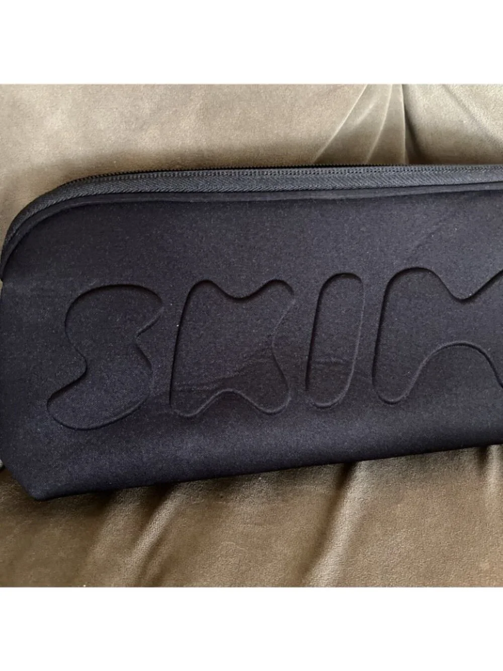 Skims Neoprene Clutch Zip Pouch In Black Onyx Bag